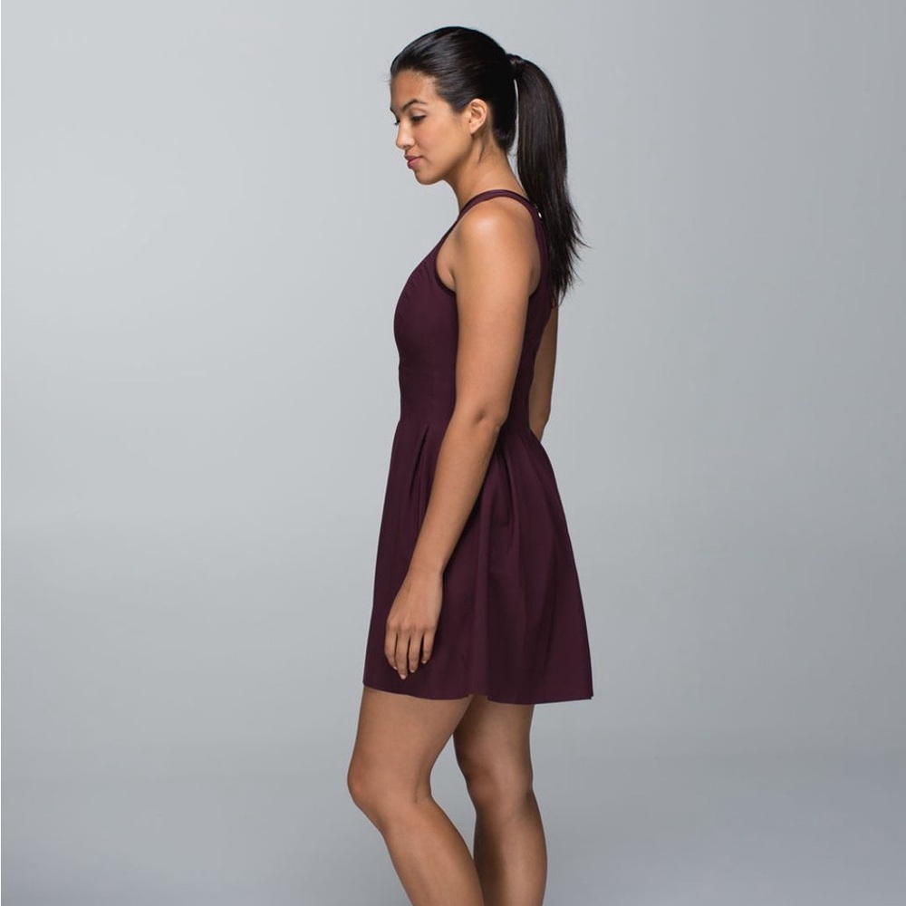 Lululemon “Here to There” Dress Size 4 Bordeaux Drama